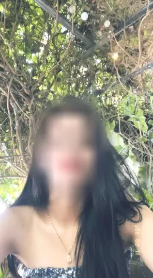 Andrea, 24
