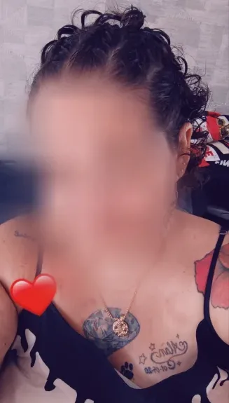 Andrea, 40