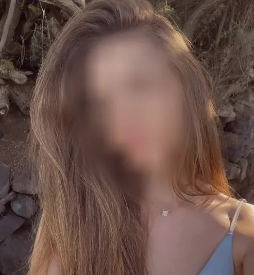 Daniela, 33