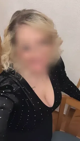 Emilia, 37