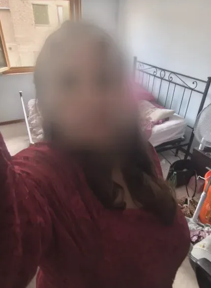 Lena, 32