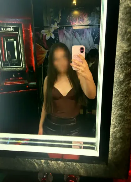 Manuela, 18
