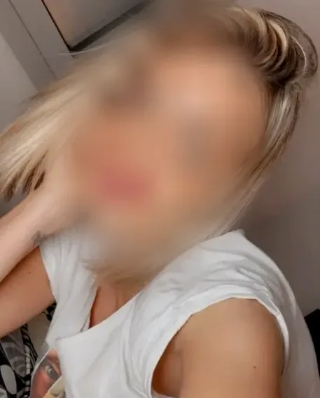 Nina, 35