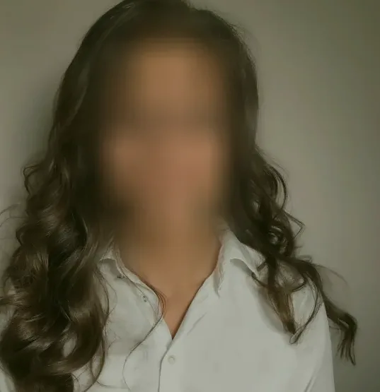 Sandra, 40